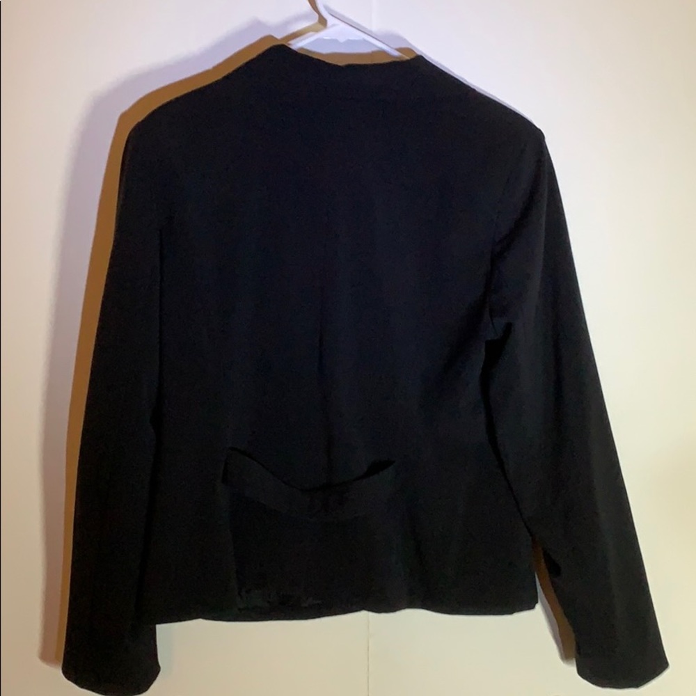Blazer - Picture 3 of 3
